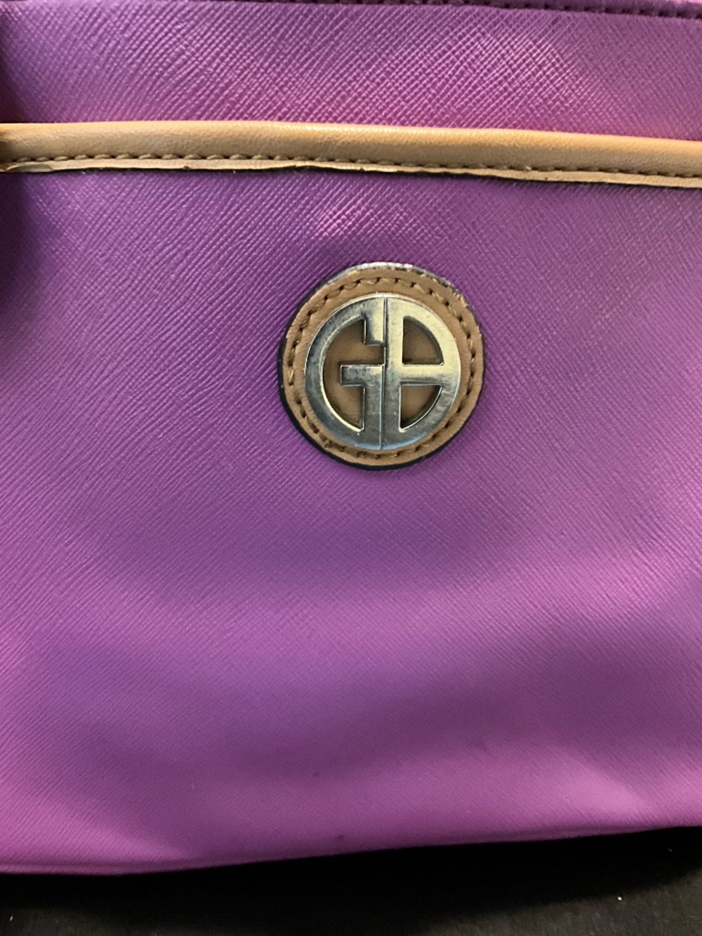 Gianni Bini pink crossbody mail bag.   5-A1c - Picture 6 of 14